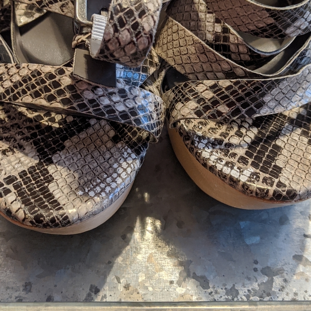 DKNYC High Heels / Wedges - Picture 3 of 10